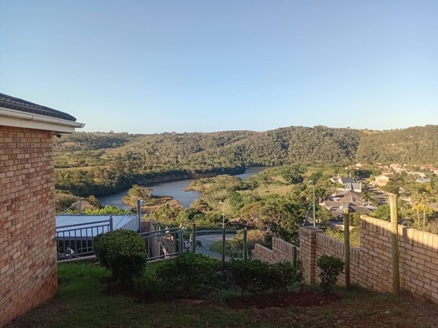 To Let 3 Bedroom Property for Rent in Gonubie North Eastern Cape